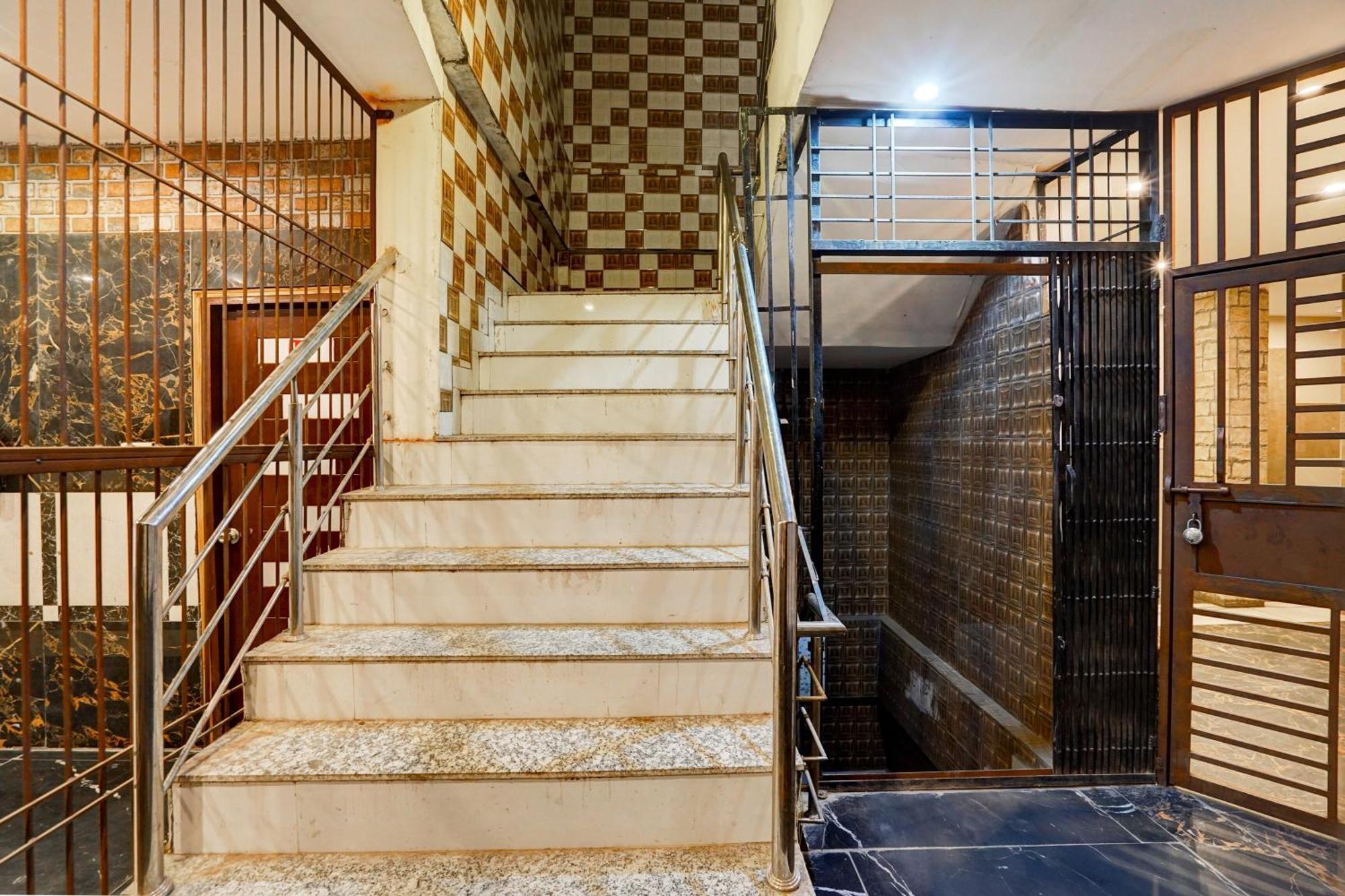 Hotel O Blue Vibes Мирут Екстериор снимка