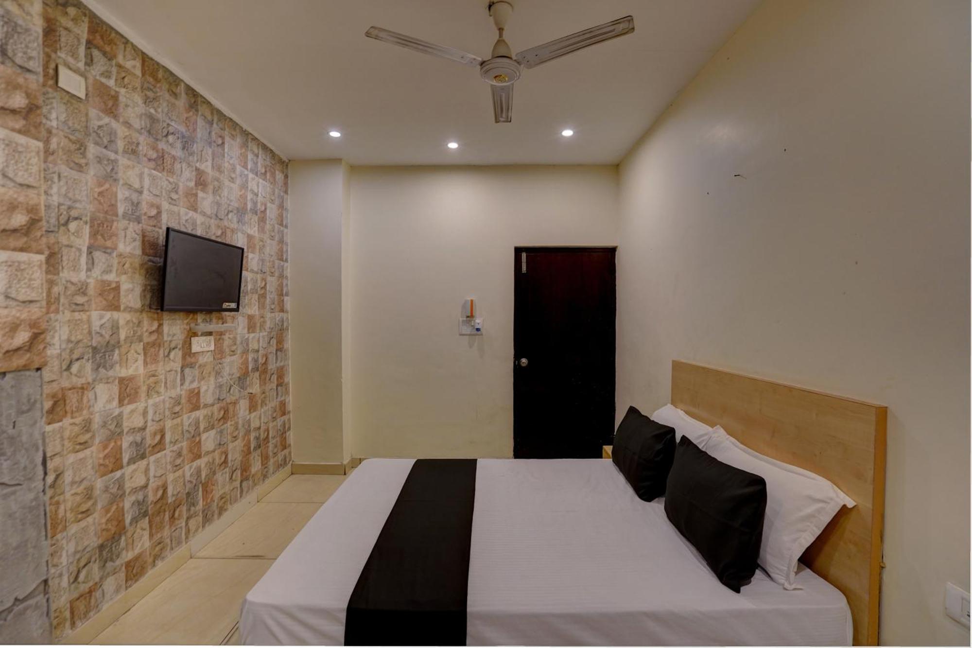 Hotel O Blue Vibes Мирут Екстериор снимка