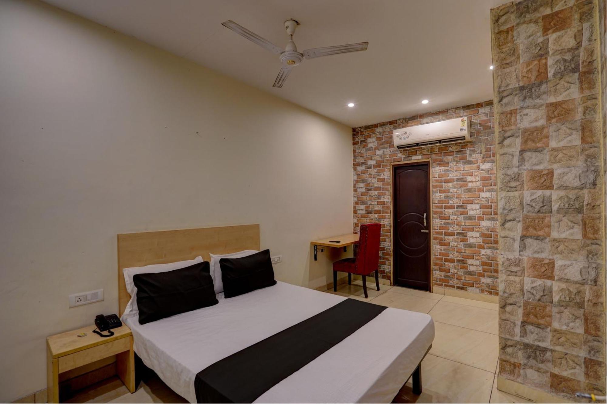 Hotel O Blue Vibes Мирут Екстериор снимка