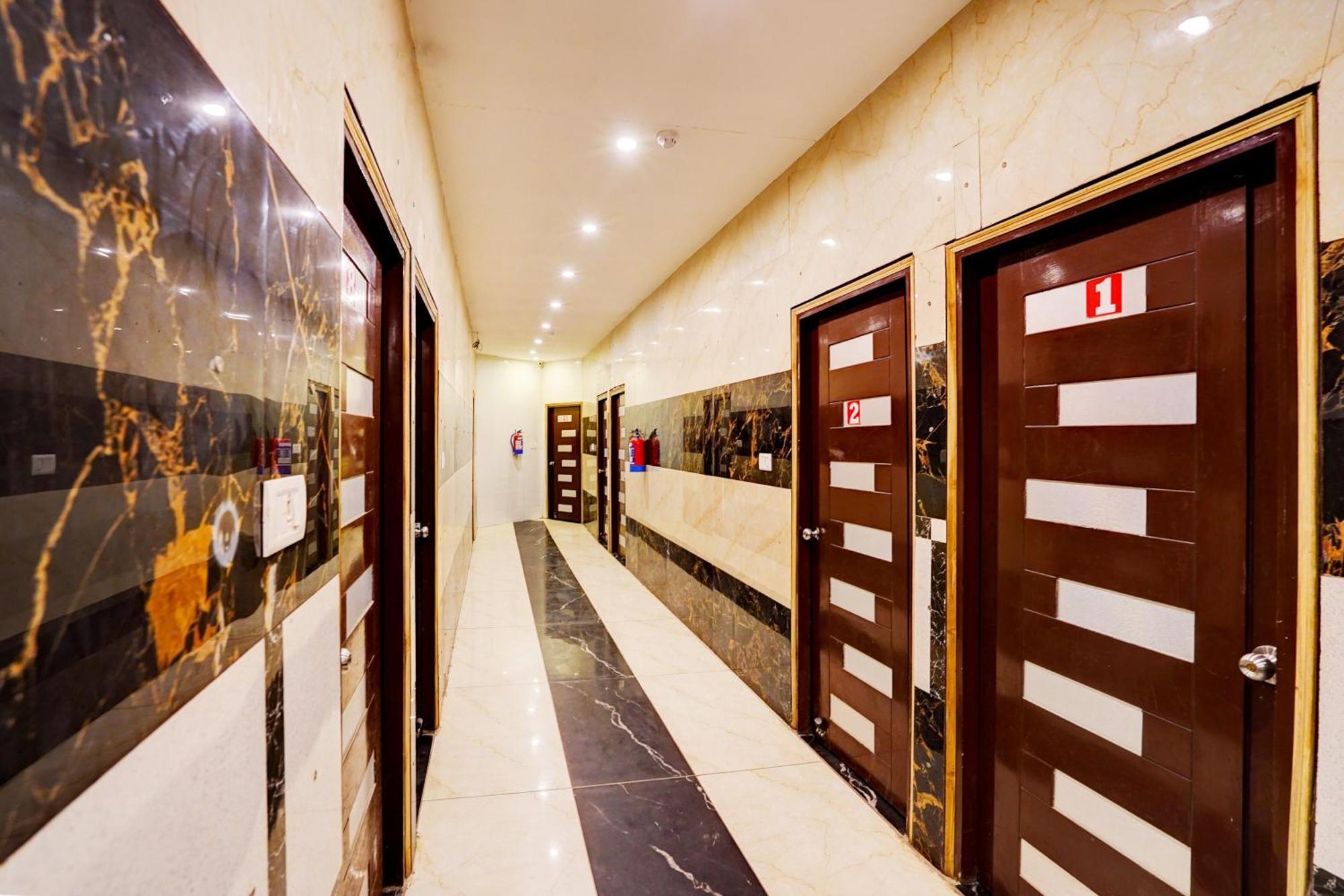 Hotel O Blue Vibes Мирут Екстериор снимка